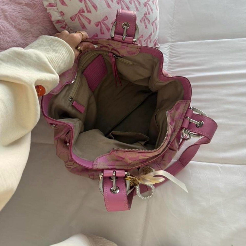 Y2K Barbie Pink‎ Coach Soho Signature C Tote Bag/Purse - Picture 4 of 8